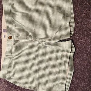 Women's old navy shorts size 8 like new
